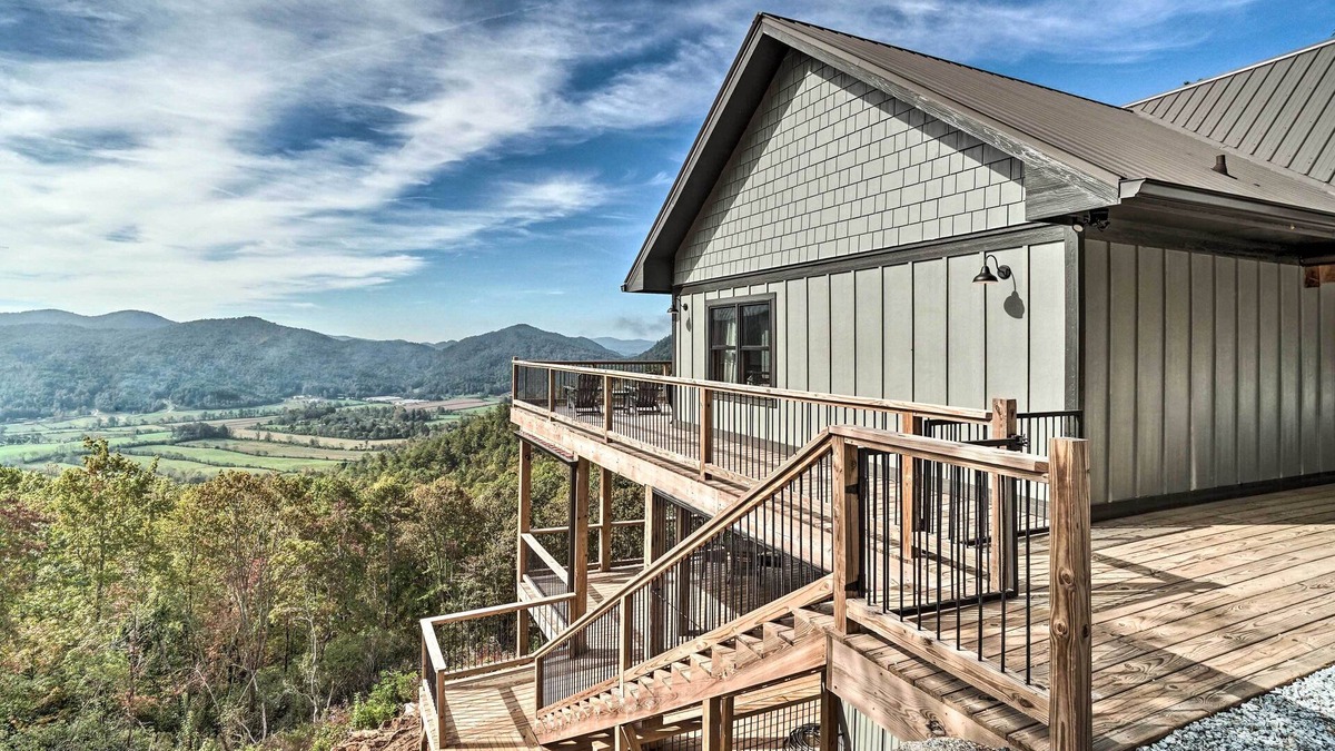 Rabun Gap House | Luxury Rabun Gap Getaway w/Soaring Views!