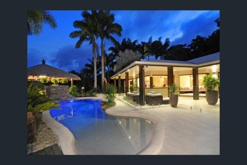 Mossman House | Luxury rainforest eyrie with panoramic views