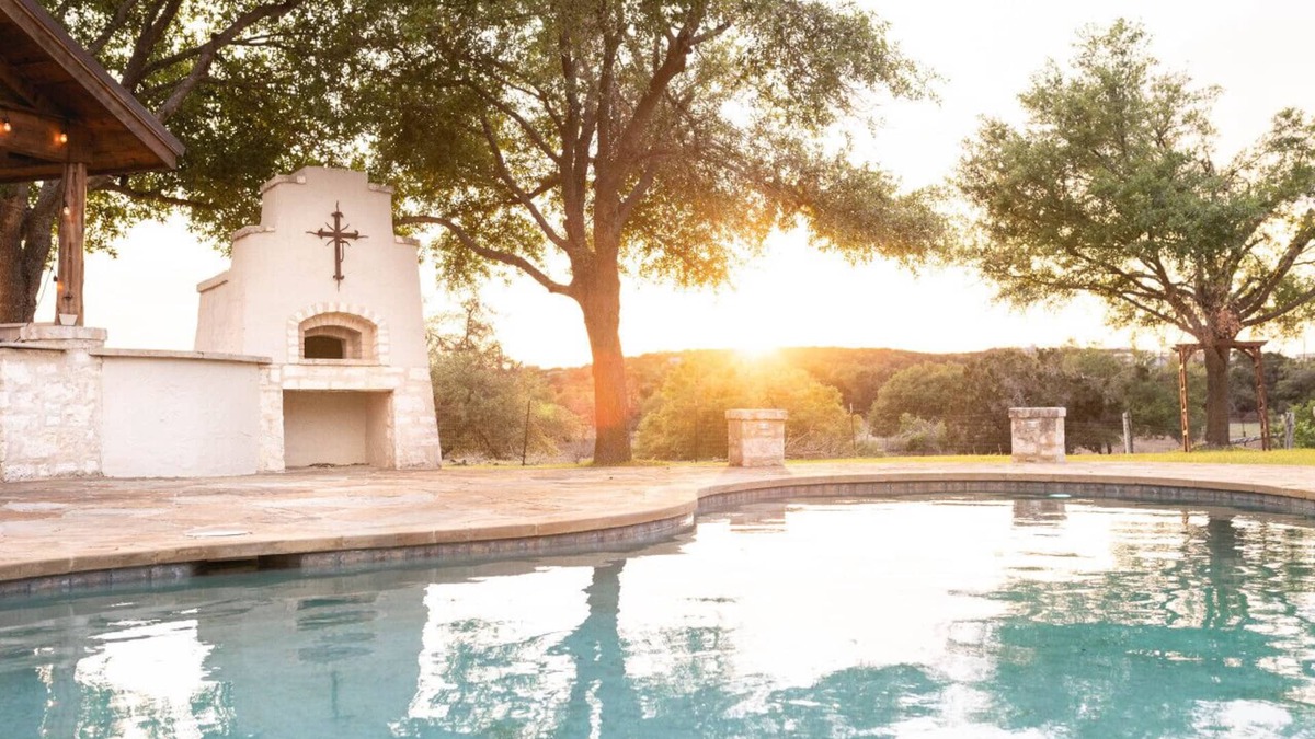 Dripping Springs Villa | Luxury Ranch Retreat Pool, Sleeps 18