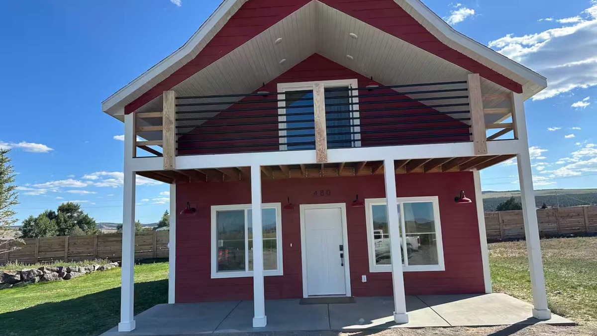 Panguitch Other | Luxury Red Barn at Stoney Farms NO CHOREs