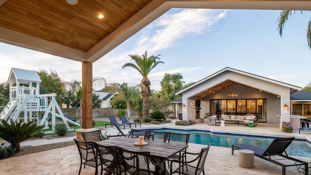 Sweetwater Street East House | Luxury Redefined: Limitless Oasis 7 BR w/pickle-ball, spa, and more!