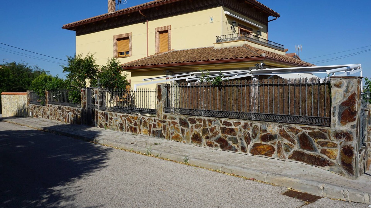 Navas del Rey House | luxury relax chalet