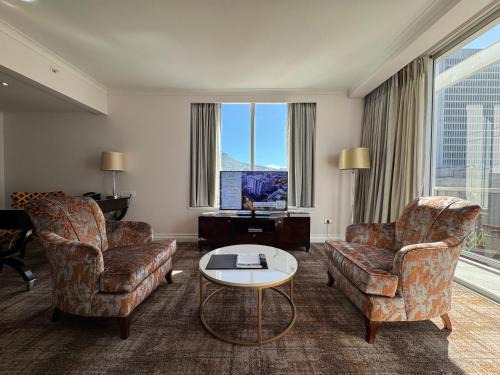Cape Town City Centre Apartment | Luxury Residence at Taj Cape Town - Top Corner Apartment with Balcony