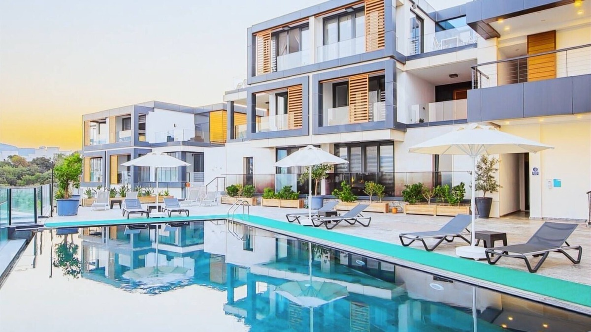 Bodrum City Center Condo | Luxury Residence in Bodrum Marina with Pool