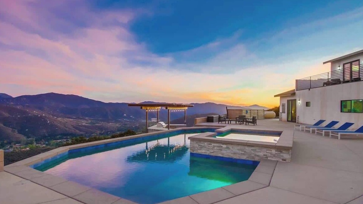 El Cajon House | Luxury Resort Home with Pool & Golf Simulator