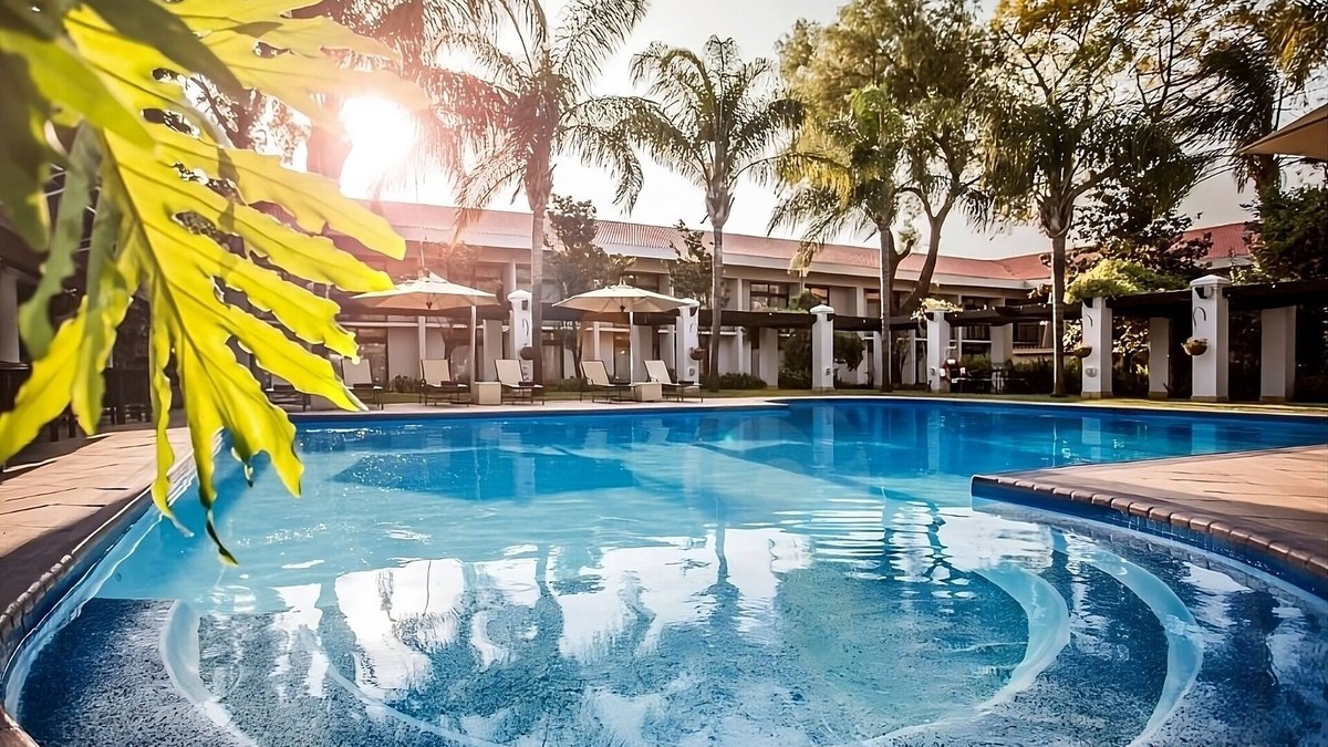 Gaborone Hotel | Luxury Resort in the Center of Gaborone! Free Airport Transfer, Pool and Spa!