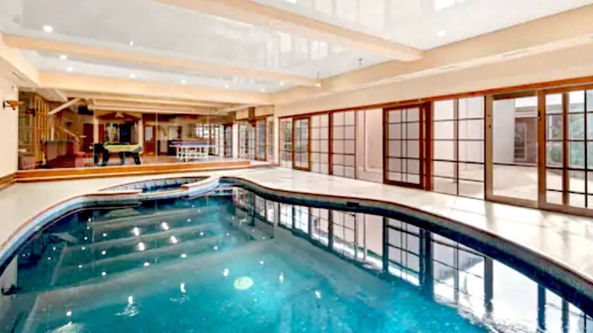 Warrandyte Villa | Luxury Resort Style Home with plenty of activities for young and old -Warrandyte