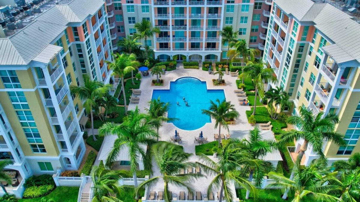 East Ocean Ave Condo | Luxury - Resort style condo on intracoastal marina, 5 min from the beach!