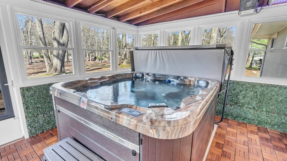 Tallman House | Luxury Retreat | Hot Tub, Fire Pit & Game Room