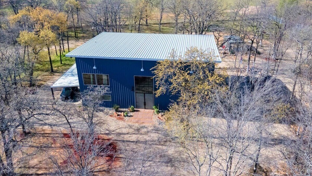 Krugerville Resort | Luxury Retreat on 3.16 Acres in the Heart of Texas Horse Country