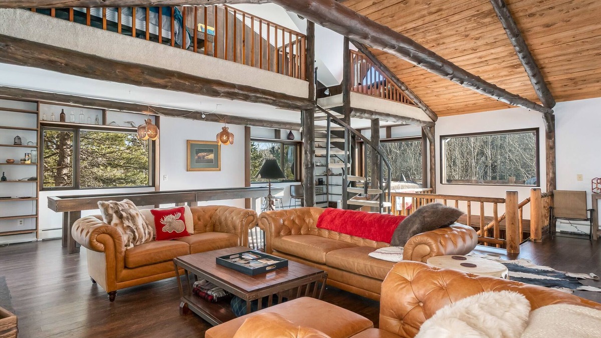 Allenspark House | Luxury Retreat Property near Estes Park with uninterrupted Mountain Views