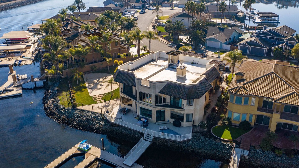Discovery Bay House | Luxury Retreat with Waterfront View Delta Access