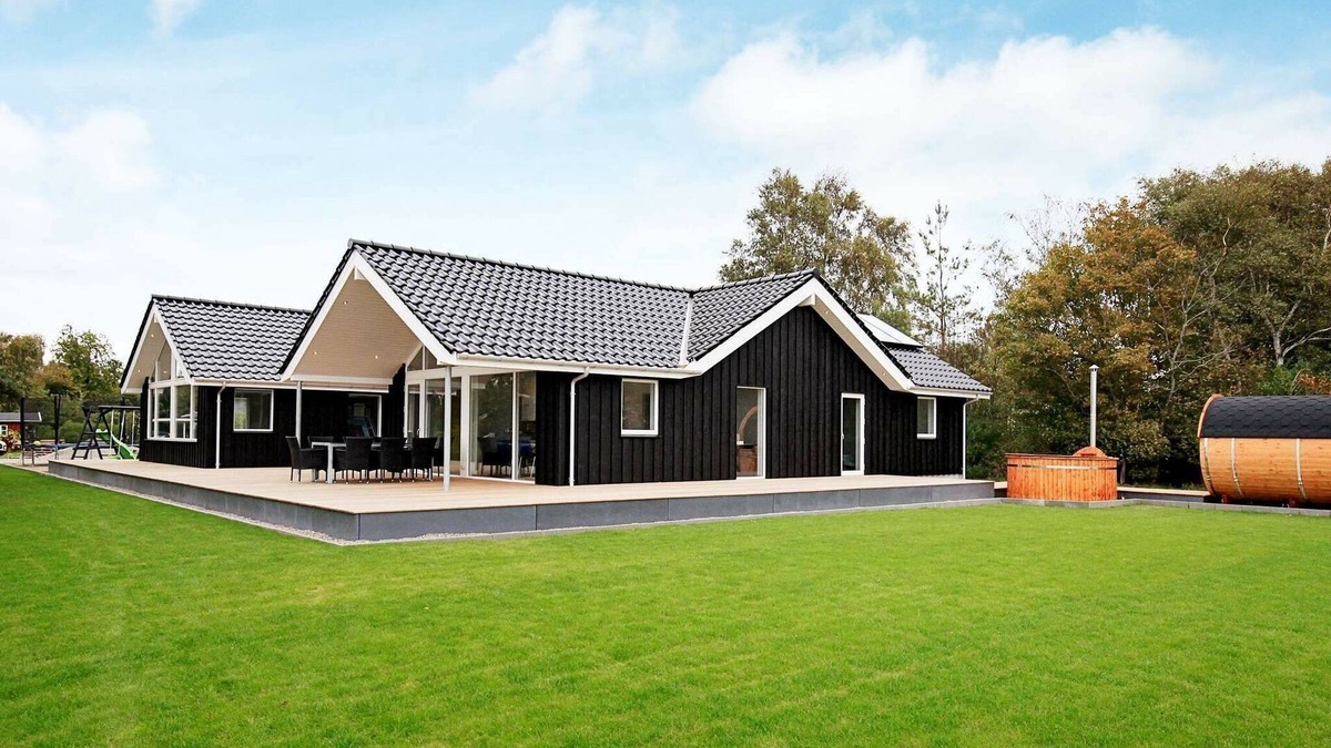 Reersø House | Luxury Retreat with Pool - By Traum Ferienwohnungen