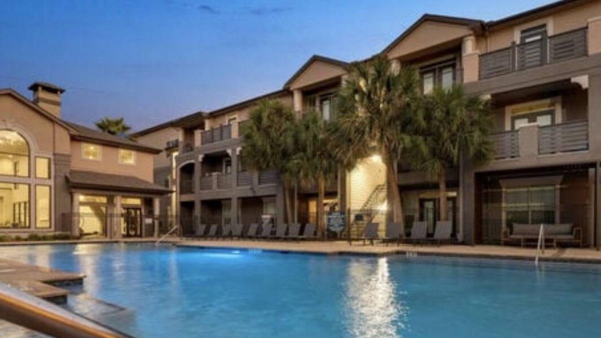 Braeswood Place Apartment | ⭐️⭐️Luxury Rice Village Apartment Short & Long Term Stay⭐️⭐️