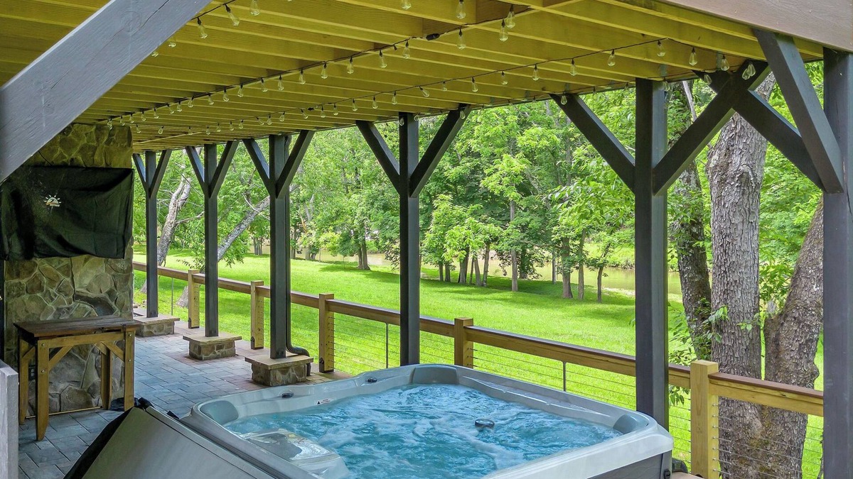 Lansing House | Luxury Riverfront Retreat - Game Room + Hot Tub + Lounge & Bar + Chef's Kitchen