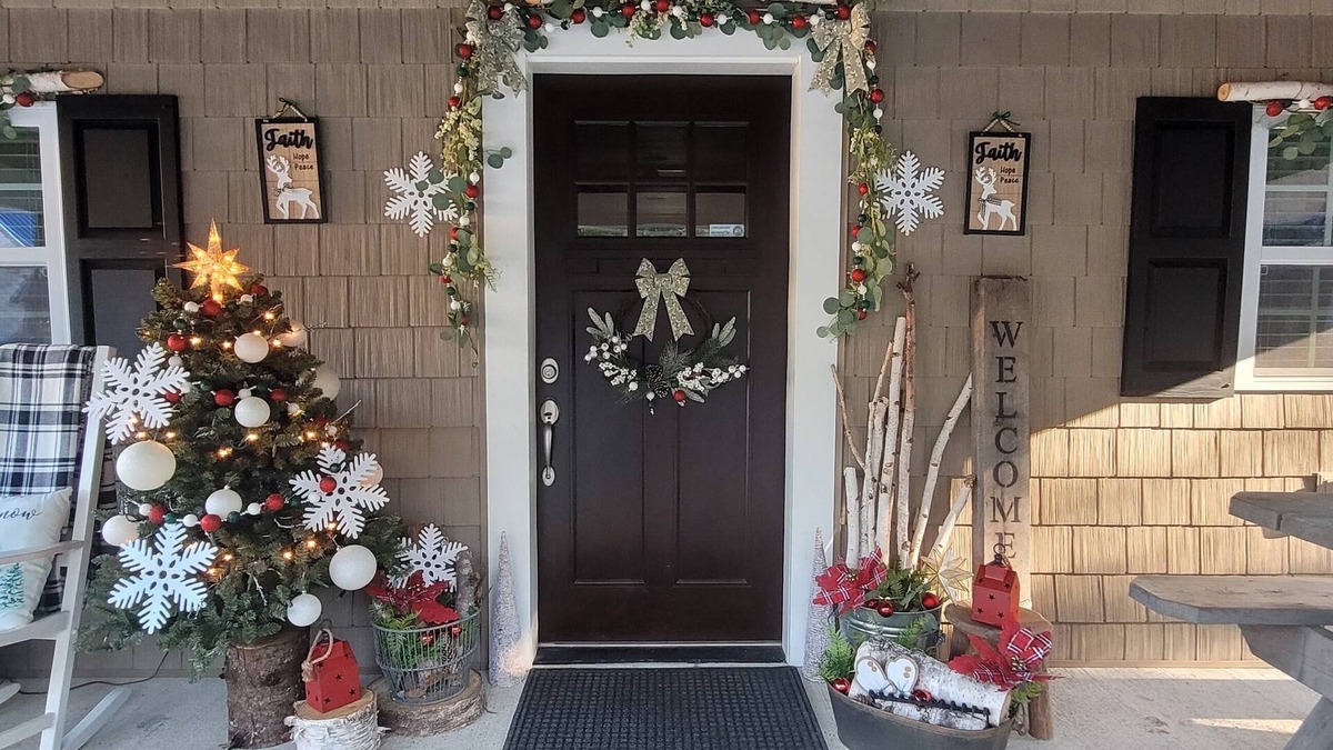 Abbot Cabin | Luxury Riverside Lodging cozy comfort in Abbot Maine 15 mins to Moosehead Lake