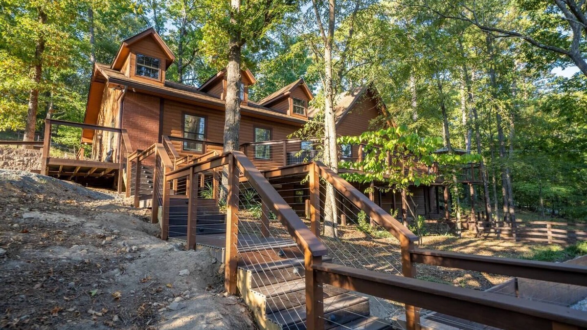 Mid America Cabin | Luxury Rock Creek Cabin by Lake Hamilton