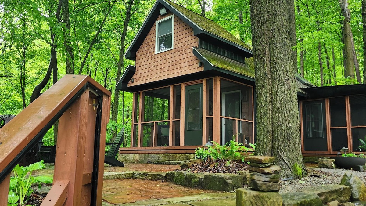 Lexington Cabin | Luxury Romantic Retreat w/Hot Tub, Cabin in Woods, Perfect for Special Occasion