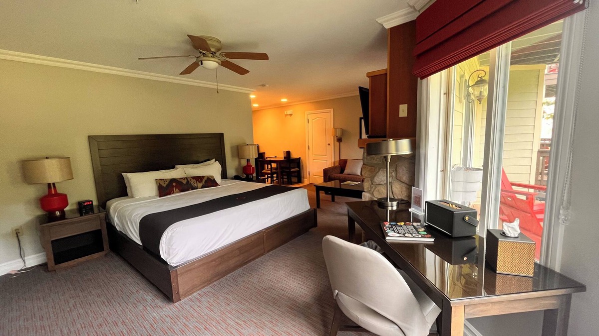 Vernon House | Luxury Room at Minerals Hotel and Spa @ Crystal Spring
