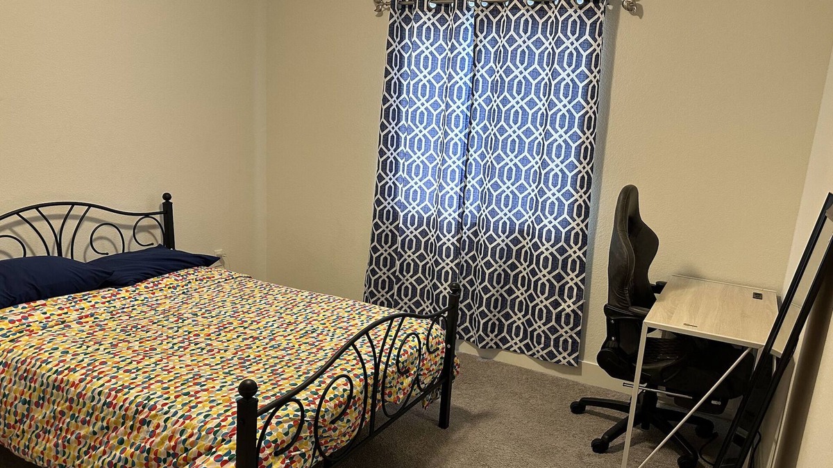 Hayward House | Luxury room in a brand new house