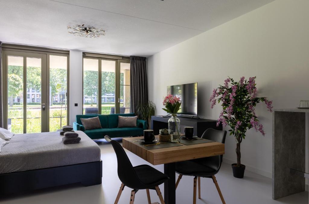 Dordrecht House | Luxury room with king size bed