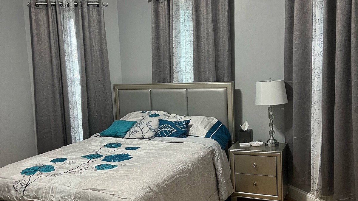 Dudley - Brunswick King Apartment | Luxury Rooms near downtown Boston