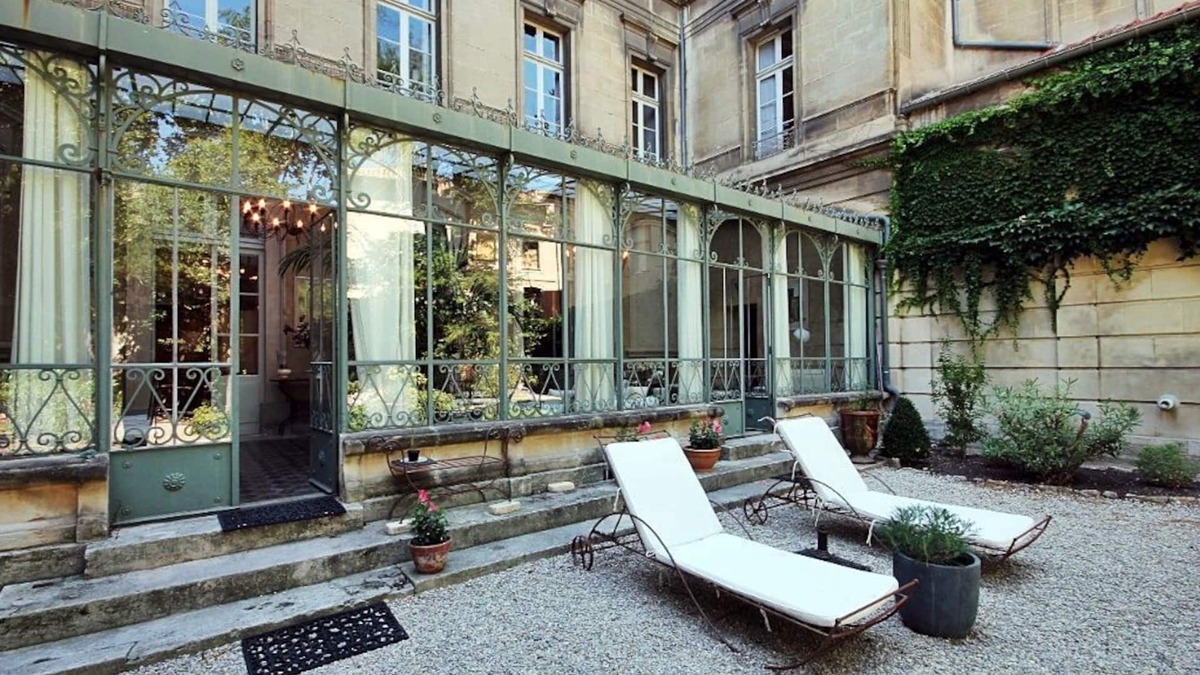 Avignon City Centre Apartment | Luxury Roomy Apartment In The Historical Center
