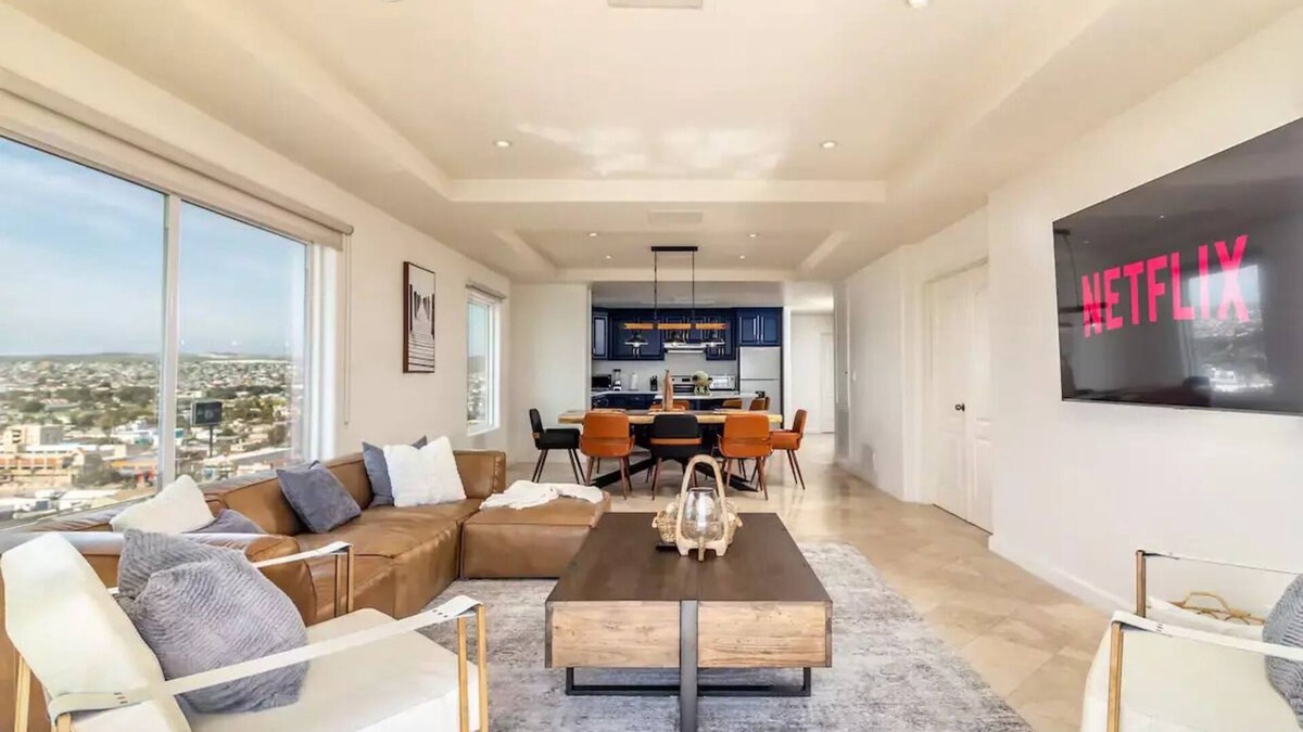 Centro Playas Condo | Luxury Rosarito Beachfront 2 Bedroom 5 min Walk 2 Baja beach fest papas & Beer