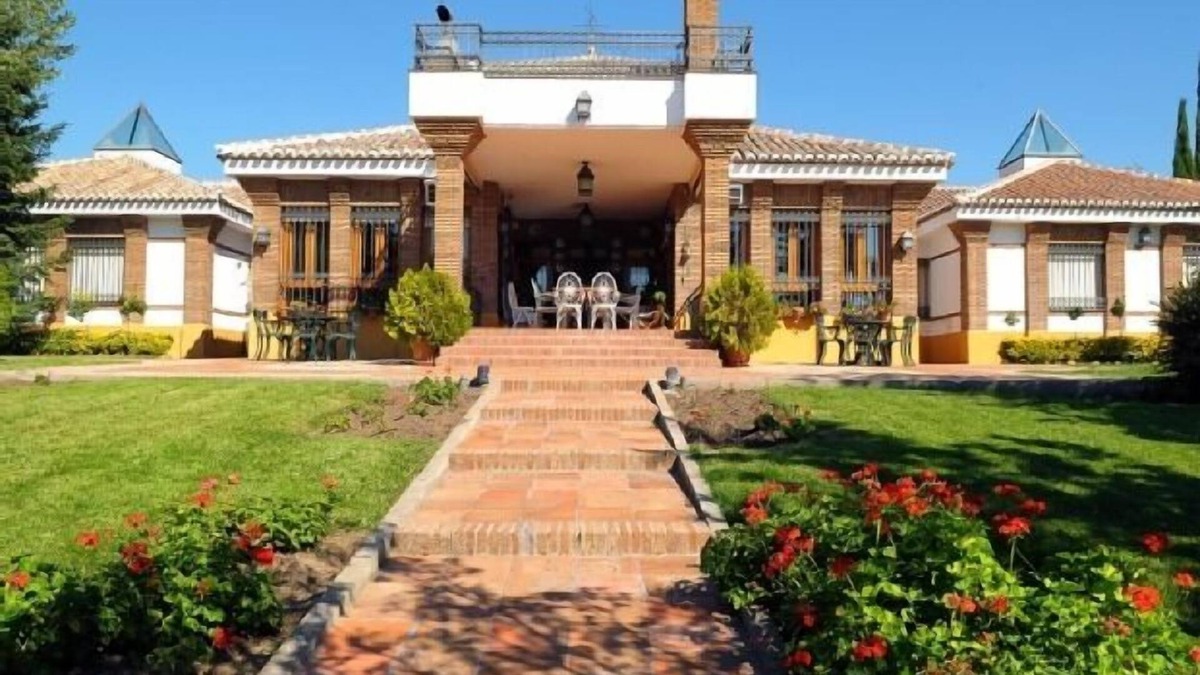 Albarreal de Tajo Cottage | Luxury rural house in Cerro del Moro, up to 42 people