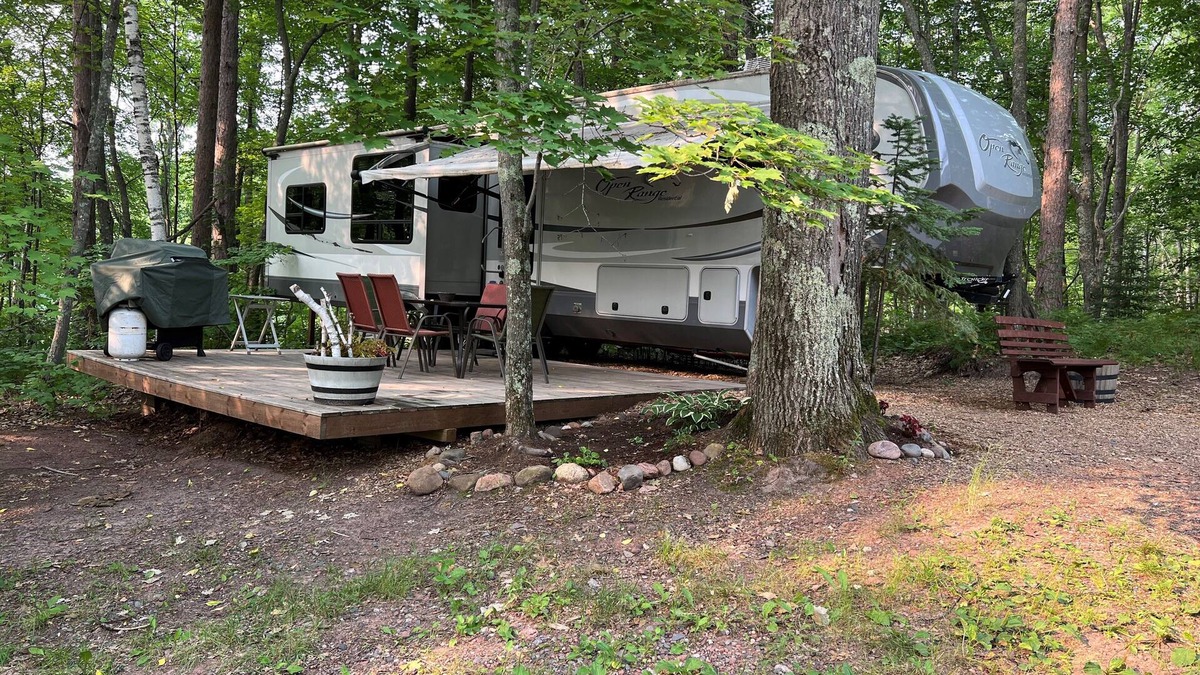 Carlton County House | Luxury RV near Duluth, state parks for hiking, and ATV trails