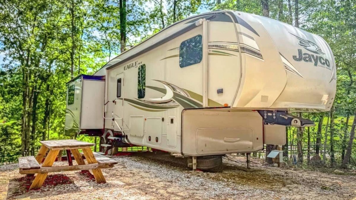 Stanton House | Luxury RV Retreat with Full Amenities – Serene Wooded Stay near Red River Gorge