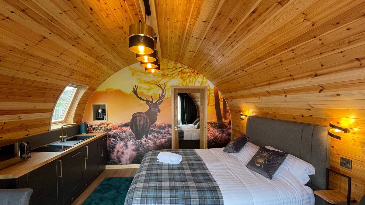Keiss House | Luxury seafront glamping pod with private patio and Hydropool Jaccuzi