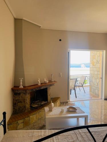 Lokroi House | Luxury seaside apartment, 3 bedrooms
