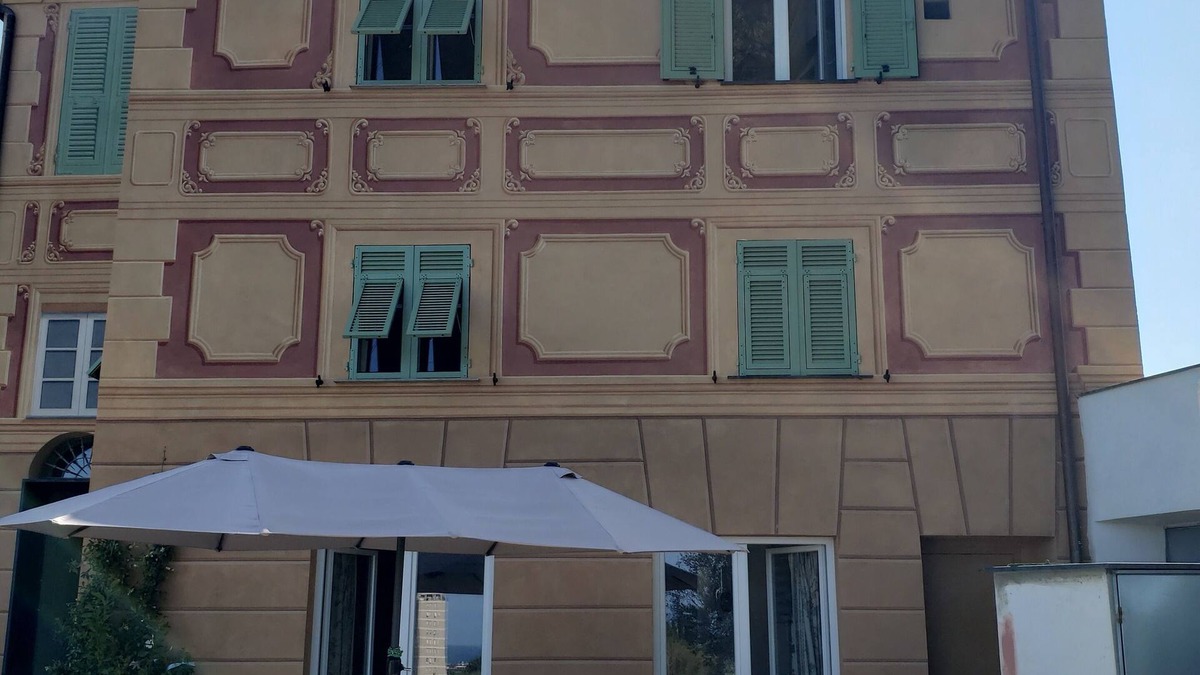 Rezza House | Luxury Seaview apartment in restored villa just minutes from the sea