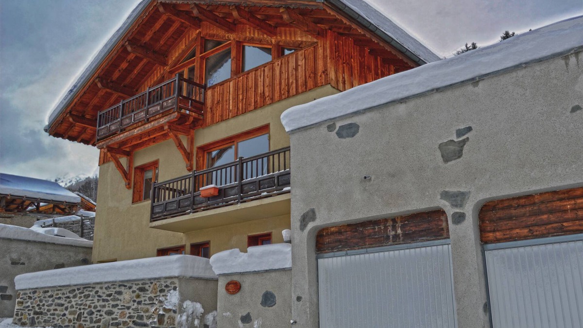 La Plagne-Tarentaise Ski Chalet | Luxury Self Catered Alpine Chalet, Sleeps 10 (4 Bdrms) In The Heart Of Paradiski