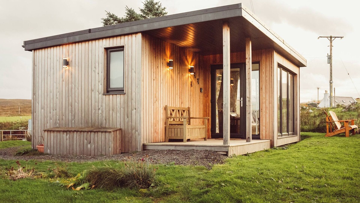 Digg Cabin | Luxury self-catering cabin - panoramic mountain views, short walk from the beach