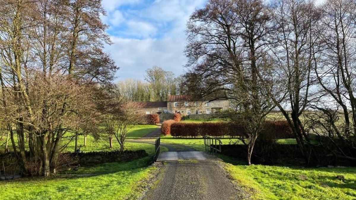 Potter Brompton Cottage | Luxury self-contained country cottage. Amazing views!