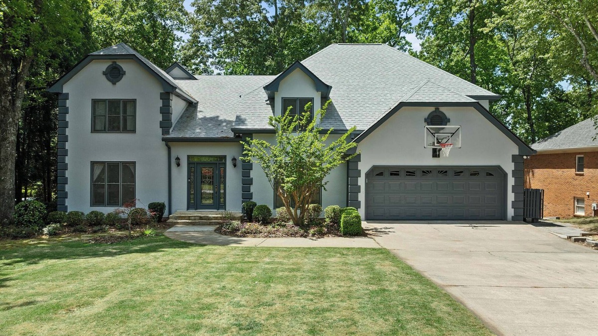 Roswell House | Luxury Serene 7-bedroom 5.5-bath 2 Living Rooms 2 Kitchens Close to Lake & Golf