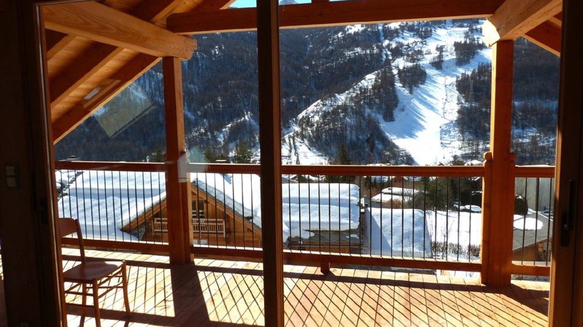 Saint-Chaffrey Apartment | Luxury service, ideally located in a mountain village