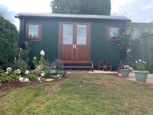 Saint Blazey Apartment | Luxury Shepherd's Hut and Hot Tub Retreat