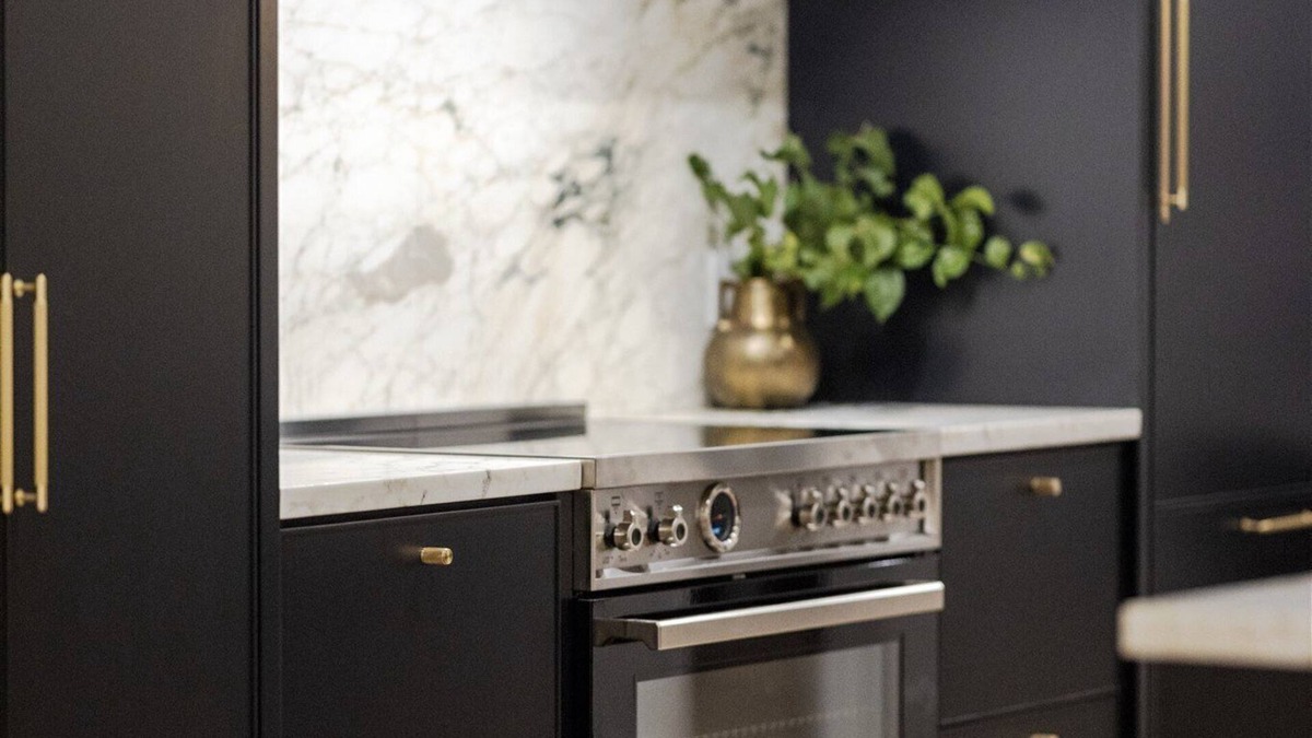 Fashion Square House | Luxury single-level townhome -walking distance to world-class shopping/dining