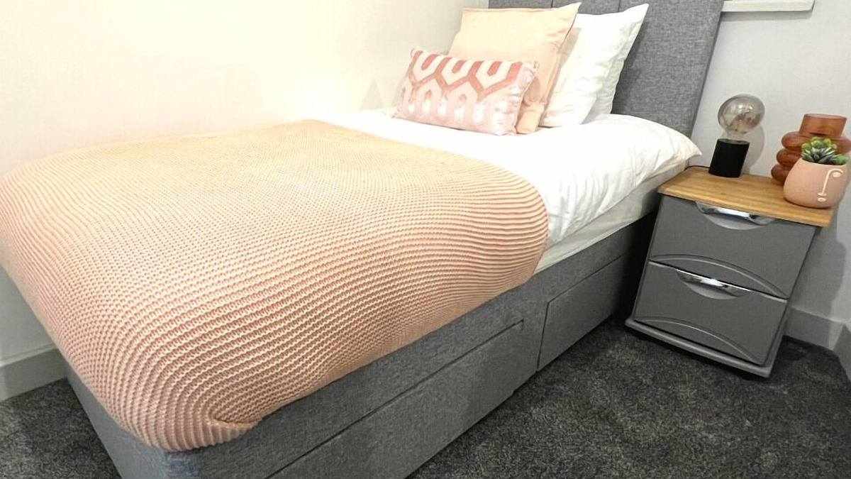 Wigan House | Luxury Single Room with Private Bathroom in WN1