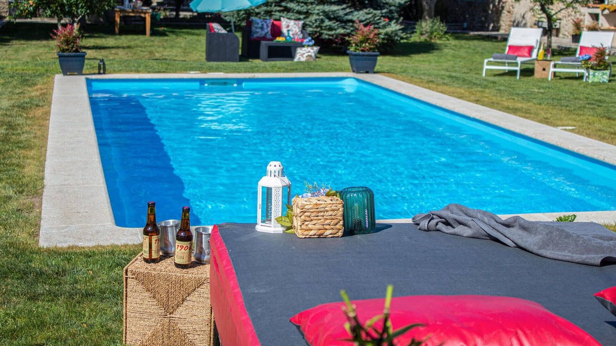 Padron House | LUXURY SINGULAR VILLA ROSA