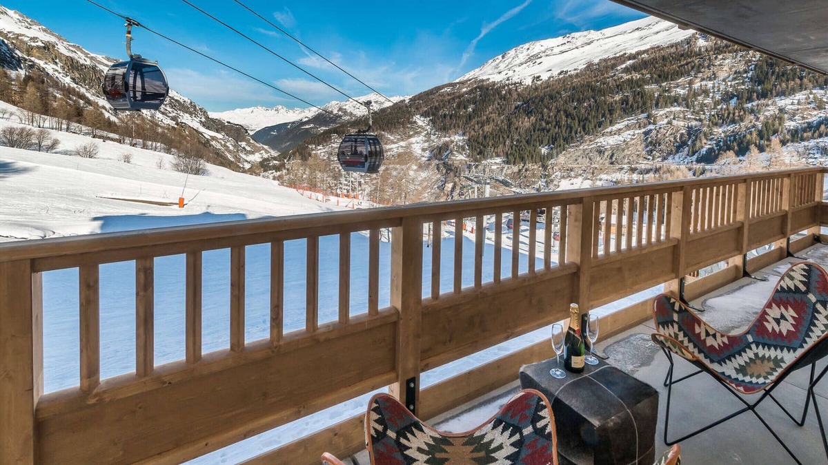 Les Boisses Apartment | Luxury Ski-in/Ski-out Apartment with Hotel Services in Tignes – Pool, Spa, Parking Included