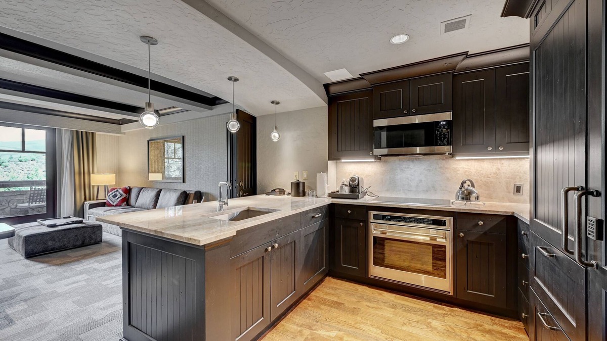 Avon Resort | Luxury Ski in and out Residence @Ritz-Carlton with Balcony