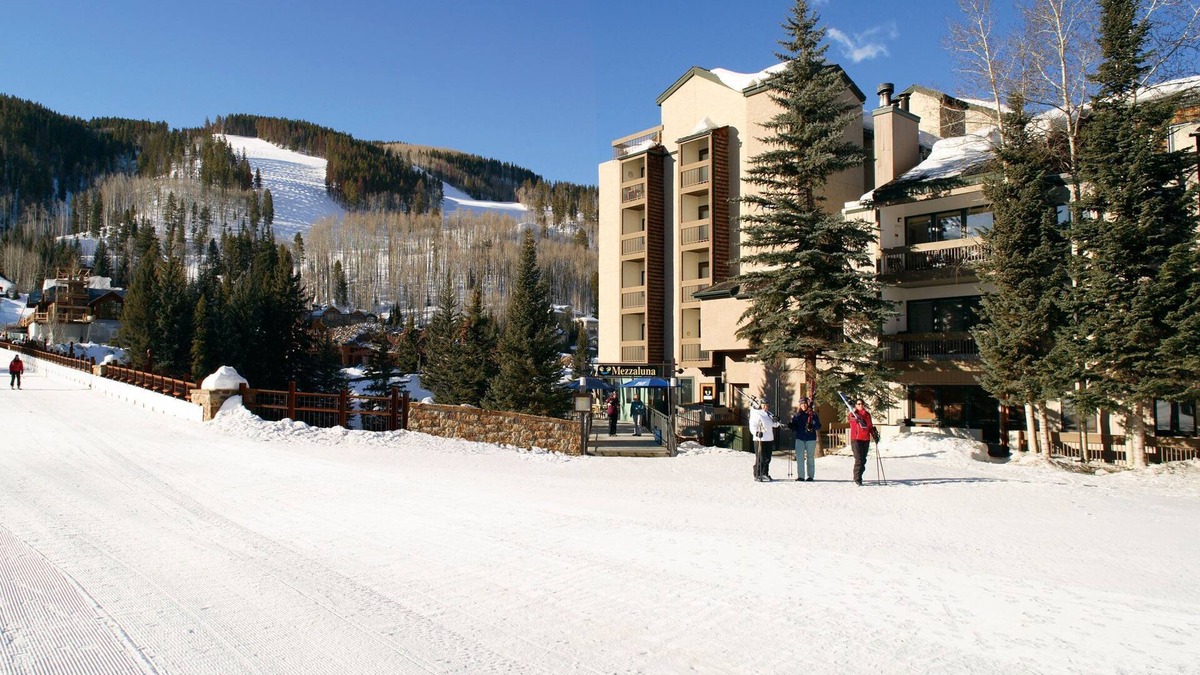 Vail Condo | Luxury Ski~-In~/Ski~-Out~ Condo with Vail Mtn. in the Backyard