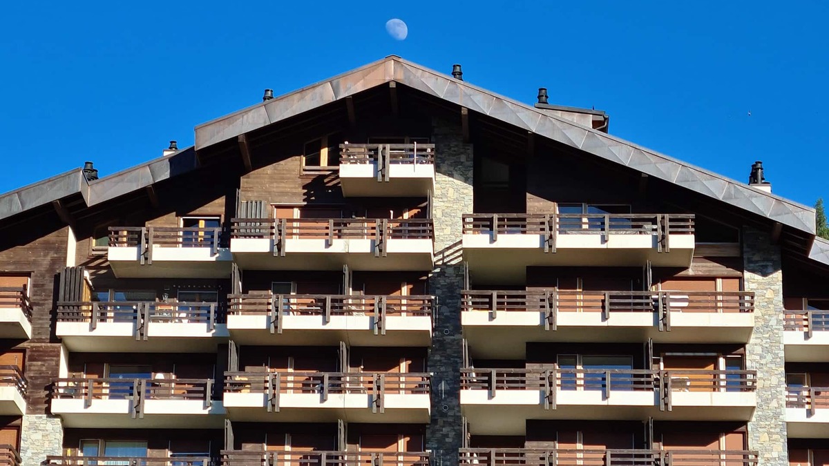 Nendaz Apartment | Luxury Ski-In/Ski-out Duplex Apartment 50m to Ski Station. Close to Town centre.