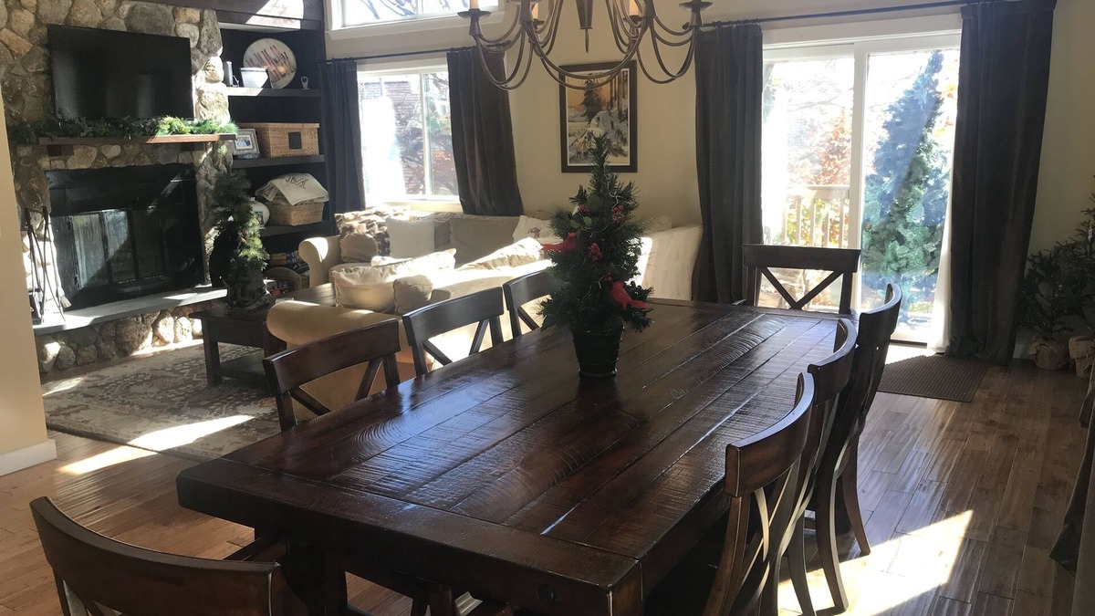 Ludlow House | Luxury Ski In Ski Out Okemo Trailside Condo on Sachem Trail -Direct Ski Access