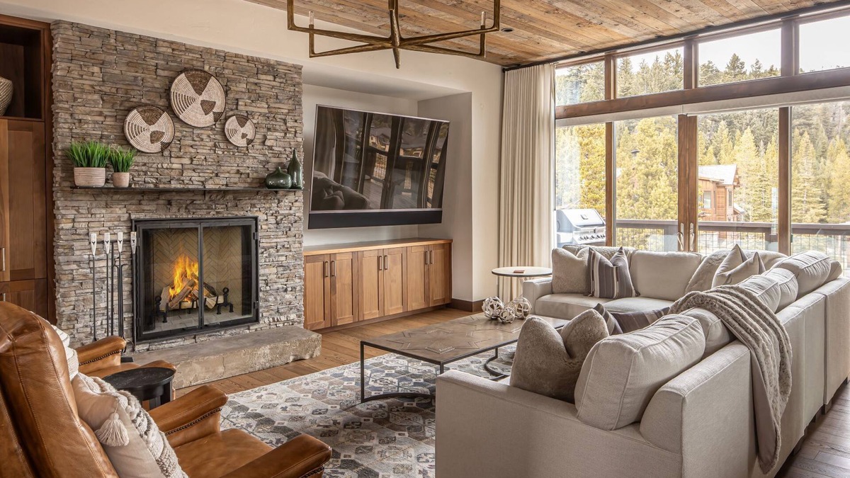 Spanish Peaks Cabin | Luxury Ski-in/Ski-out Spanish Peaks Home; Pet Friendly with Private Hot Tub!