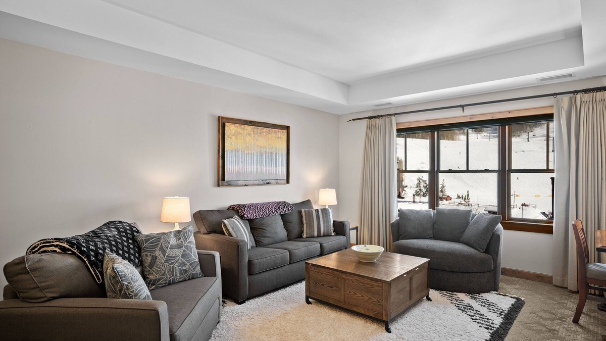 Crested Butte Condo | Luxury ski in & out condo @ resort base: views, pool, hot tub, sauna, gym